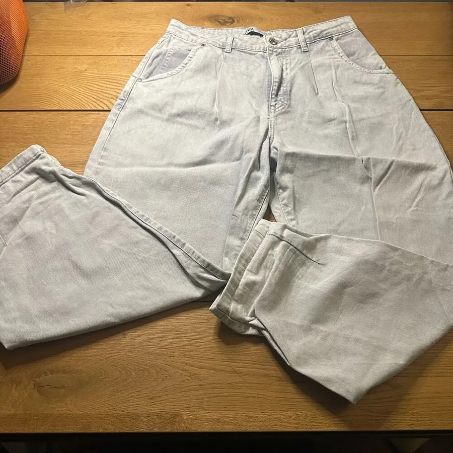Zara jeans mom high rise oversized acid wash light wash 6