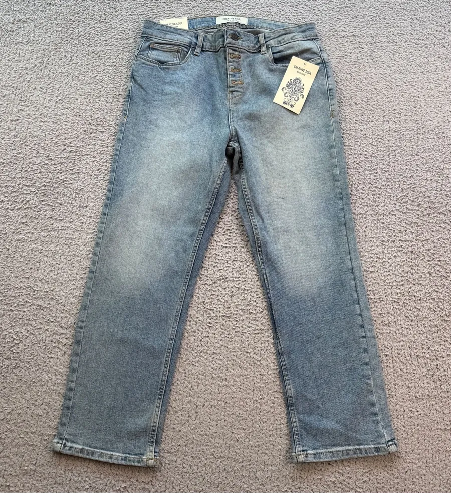 NWT Creative Soul New York Women’s 7/8 Light Wash Button Fly Straight Leg Jeans Blue Size 28
