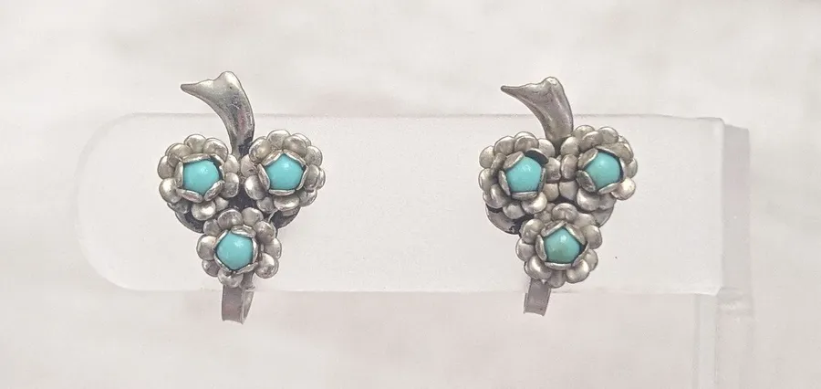 Vintage Screw On Earrings Design Silver Tone & Turquoise Tone 7/8"