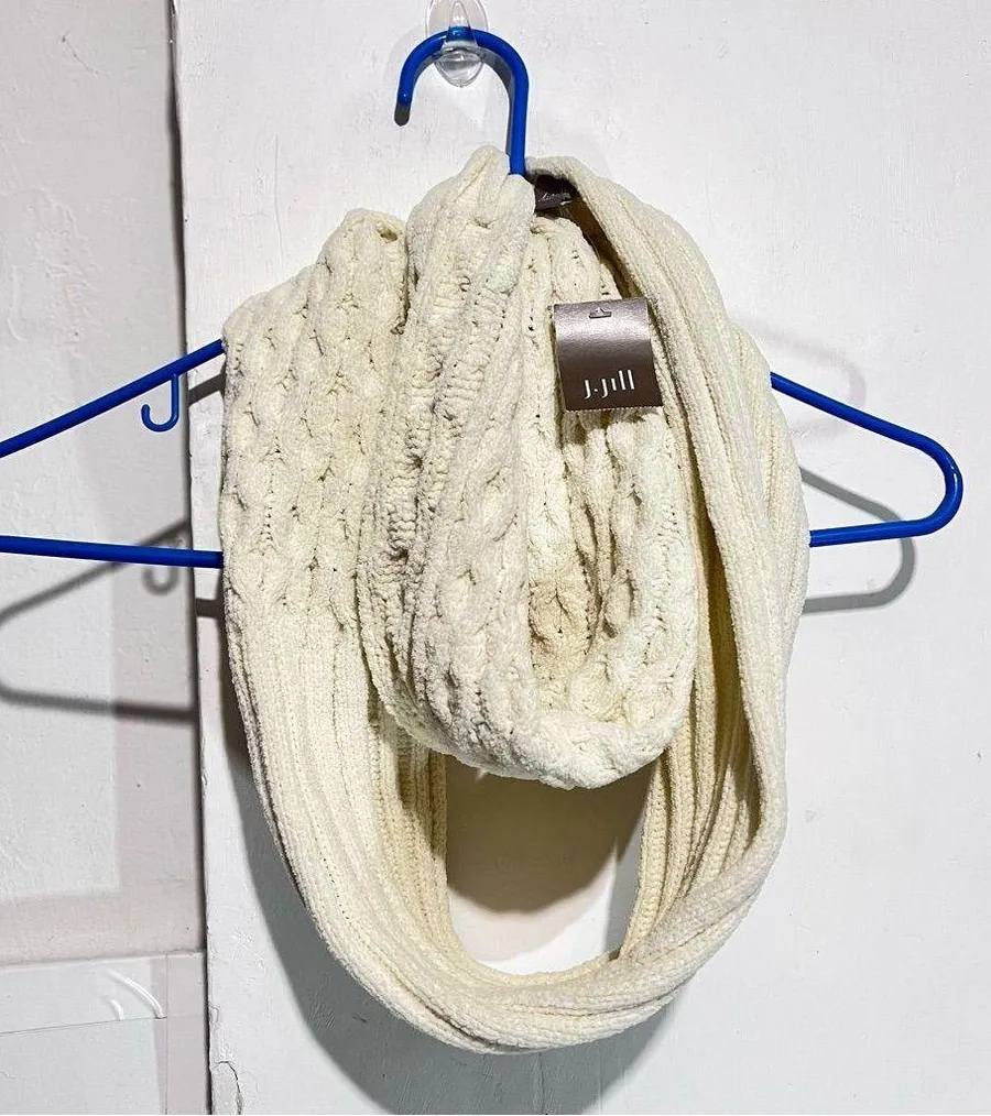 J.jill scarf ivory fluffy knit: :Box 0W3: