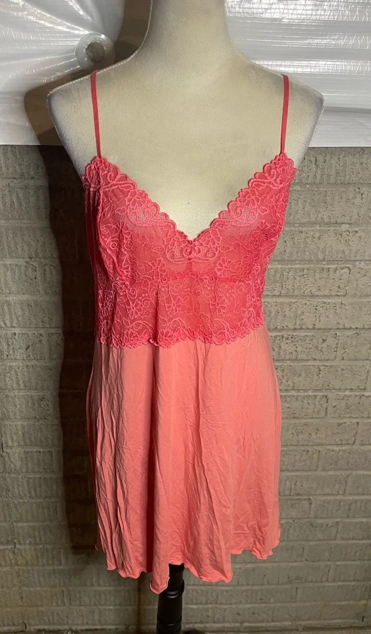 Vintage 90’s Gap Body Pink Lace Slip Dress Vneck Lingerie Sleepwear Size Large