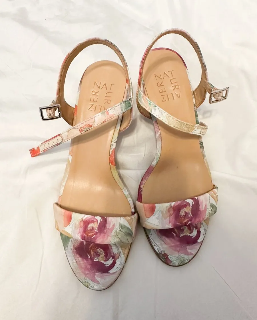 Naturalizer Multicolor Floral Bristol Heels in Size 6