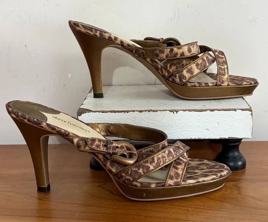 Daisy Fuentes Leopard Print Platform Slide Sandals Bronze Buckle Mules 8M