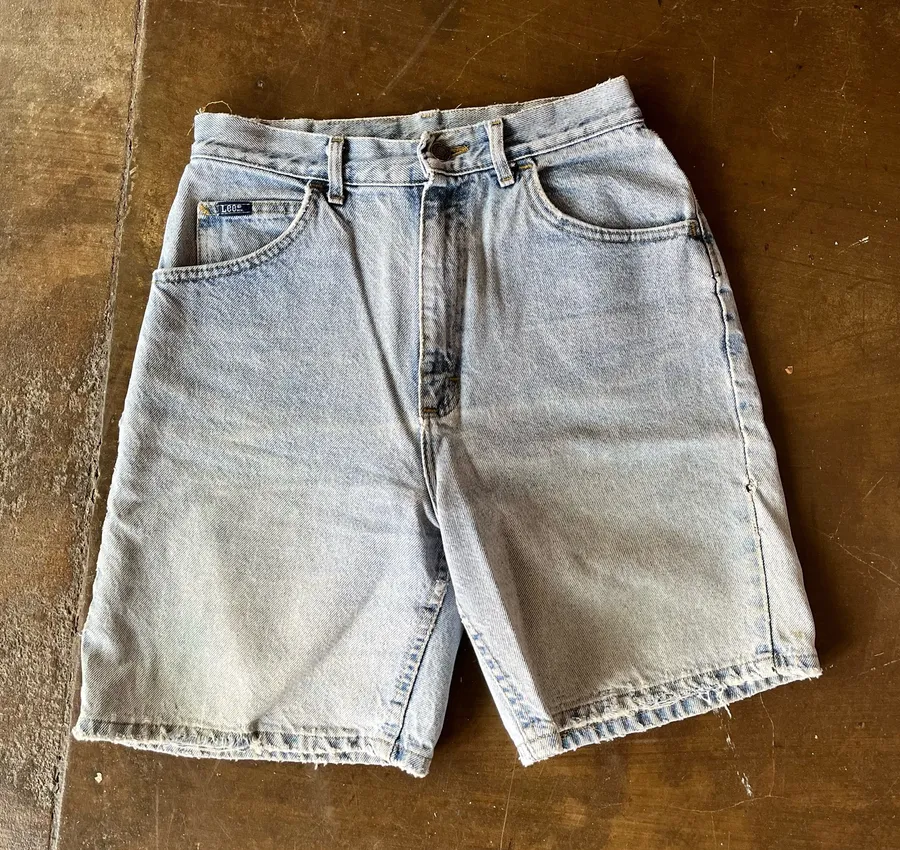 Vintage 1980s Light Wash Denim Relaxed Fit Mom Shorts 10 26w 90s Dad Jeans