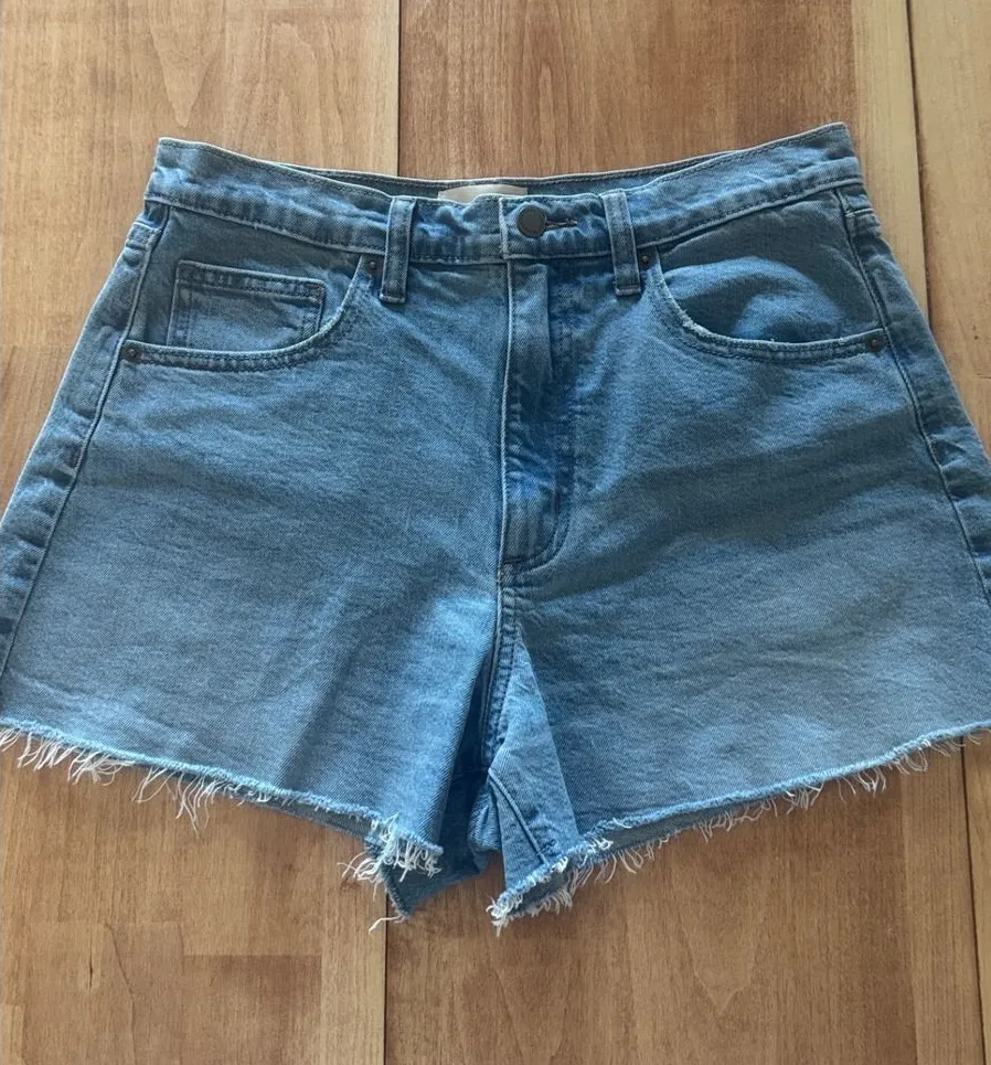 Universal Thread Womens 90s Cutoff Shorts Blue Denim High Rise Size 8R
