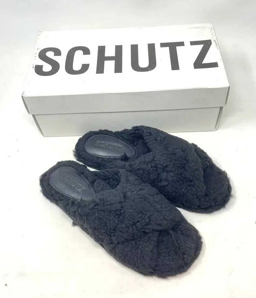 Schutz Dynora Flat Slide Sandal Slipper Black Faux Fur Size US 5.5