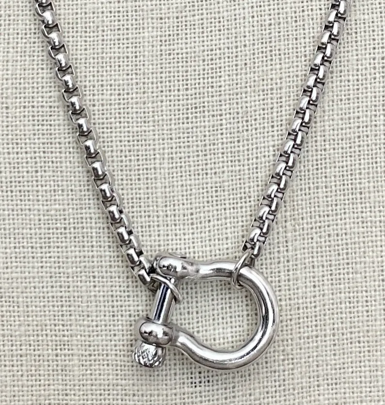 Shackle Bolt Necklace