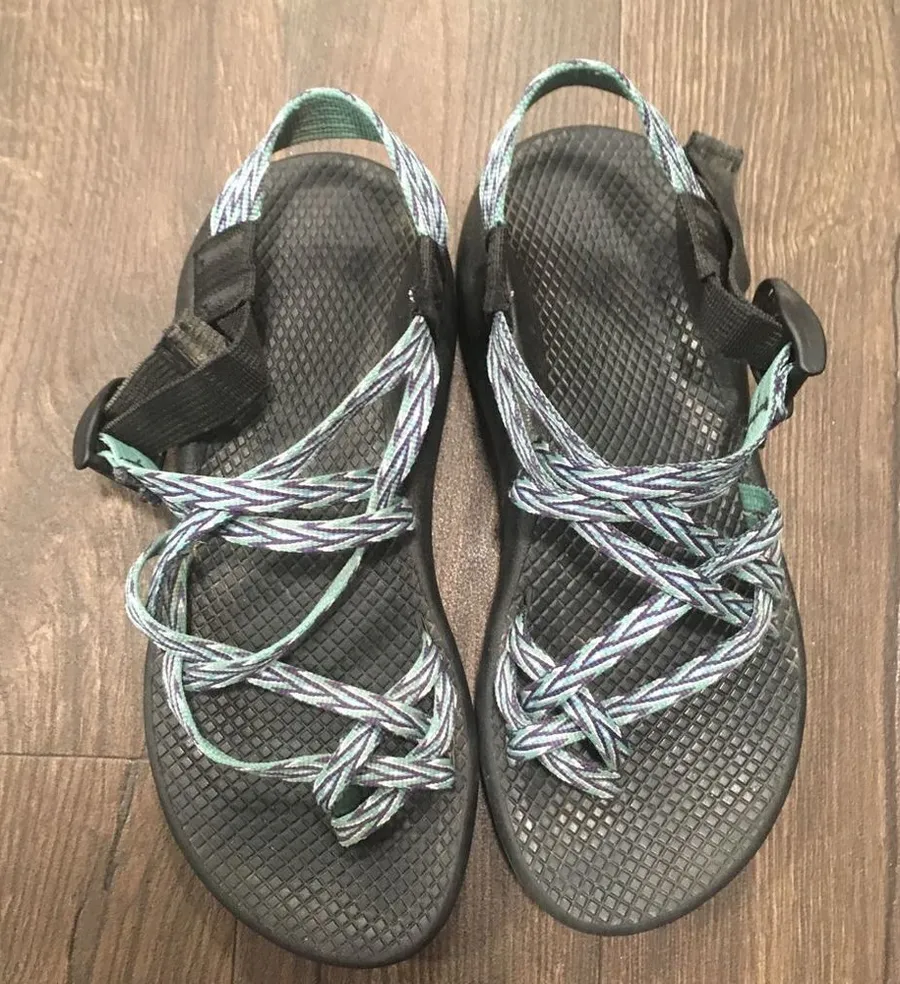 Chacos green double strap classic size 7 hiking sandals