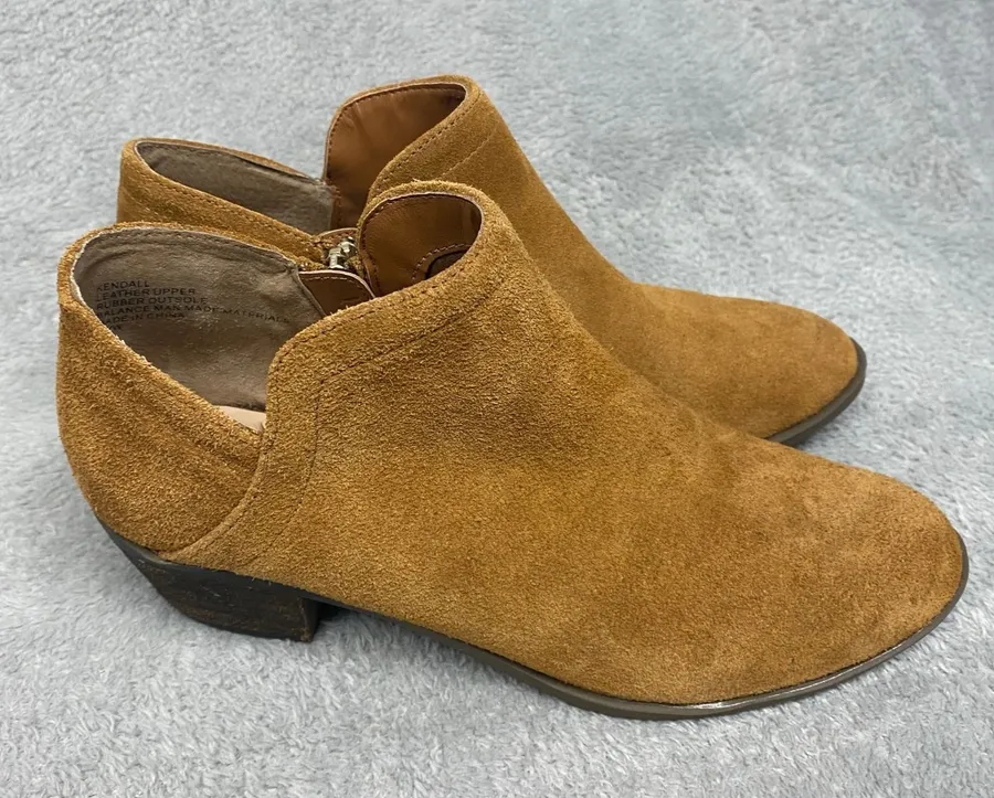 Crown Ivy Ankle Booties Womens 7 Wide Kendall Suede Side Zip Block Heel Tan 7W