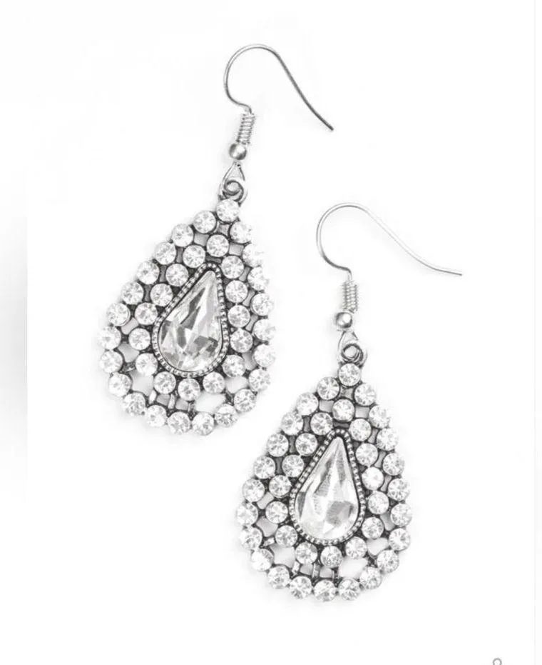 NWT Paparazzi Diamond Dazzle Silver Rhinestone Teardrop Earrings