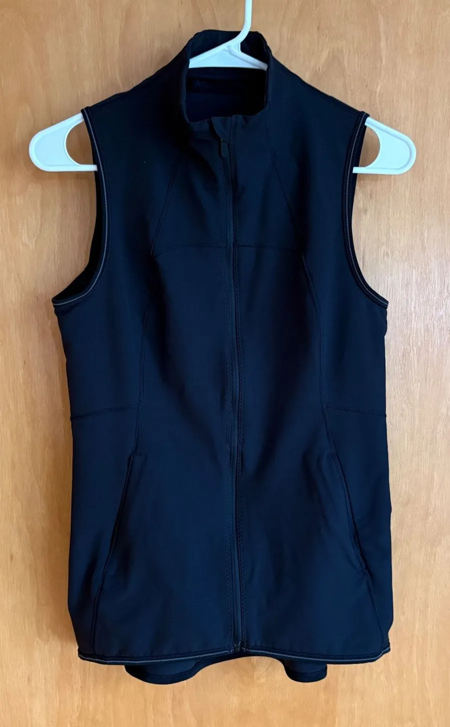 Lululemon Full Zip Running Vest Womens 4 Black Reflective Trim Peplum Back