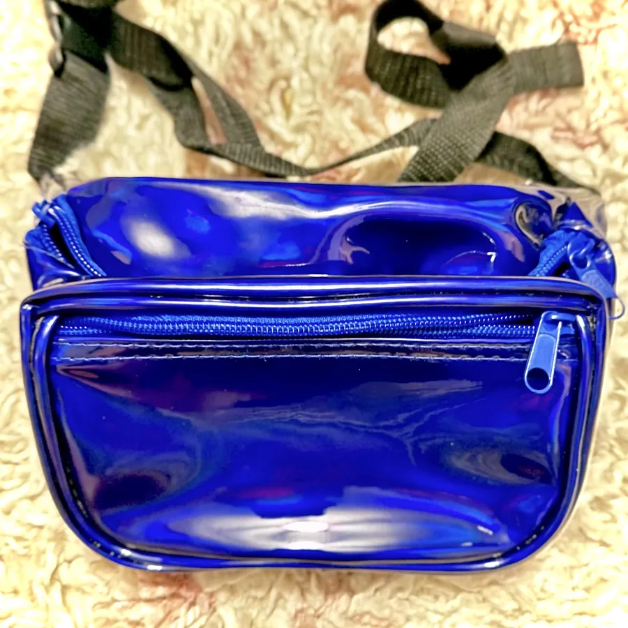 🩷 5 for $25 sale NWOT‎ blue/holographic Fanny pack Blue