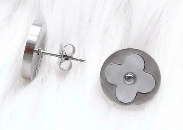 Pearlized Clover Earrings