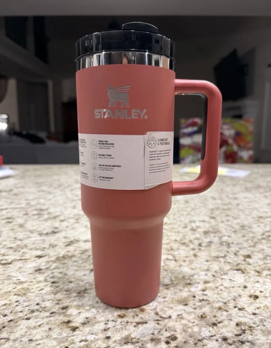 Stanley Tumbler Quencher H2.0 Rust Colored With Handle Lid Insulated 40oz Pink