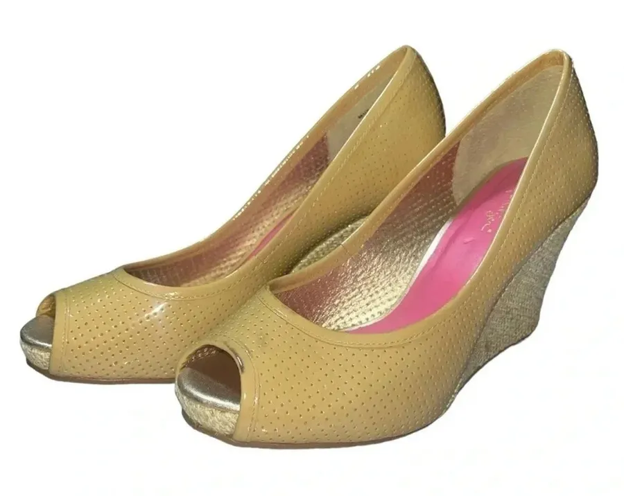Lilly Pulitzer Wedge Pumps Womens 8M Tan Perforated Leather Peep Toe Raffia Heel