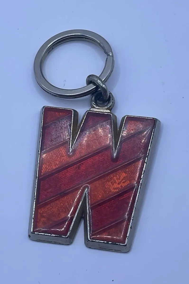 VTG Gold Tone Letter W Initial Red Enamel Keychain Keyring Gold