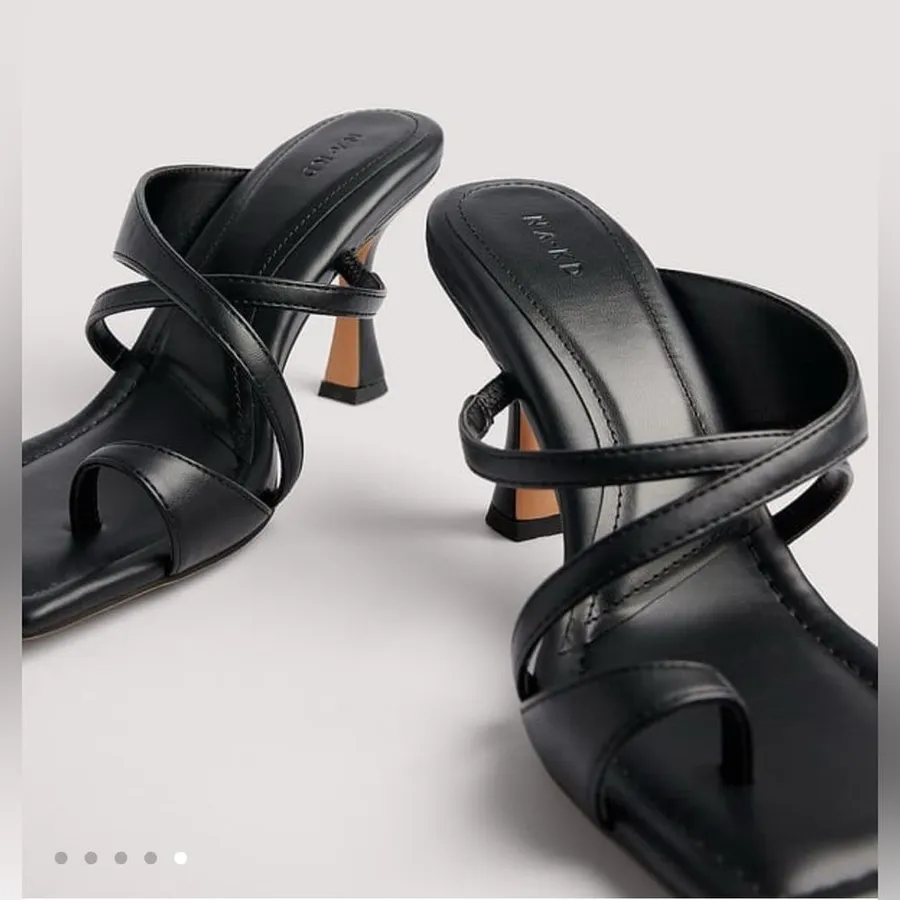 NA-KD Crossed Toe Strap Heels Black- Size 36