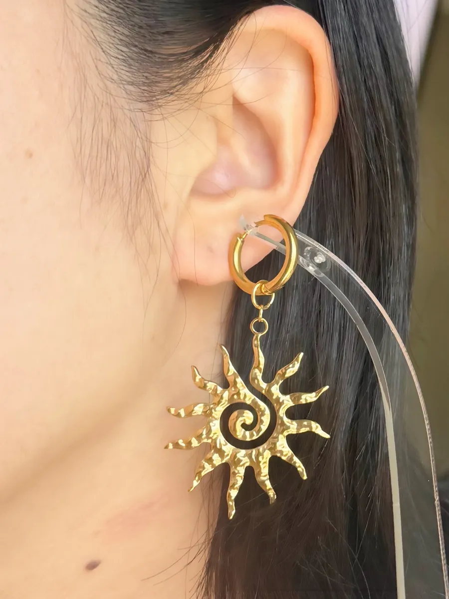 Handmade gold tone stainless steel sun boho retro vintage style hoops dangle earrings☀️