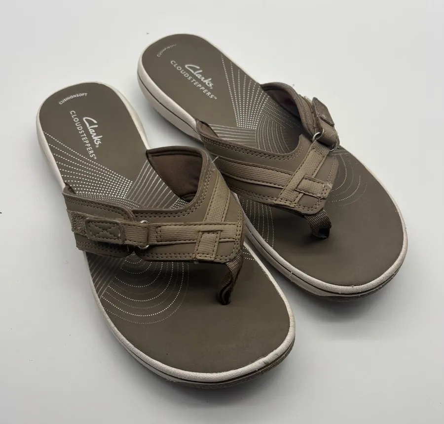 Clarks Cloudsteppers Arla Glitz Women 8 M Olive Green Thong Sandals Adjustable
