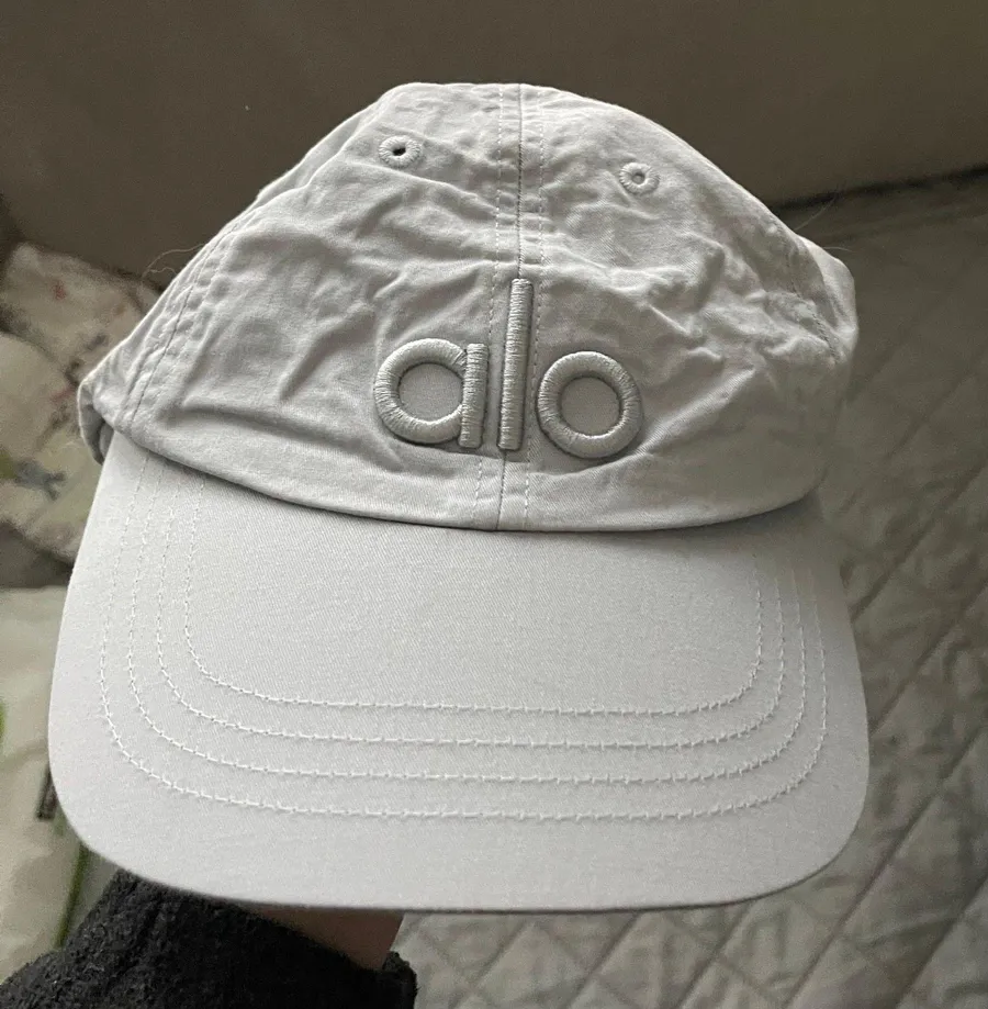 Alo Yoga hat Gray
