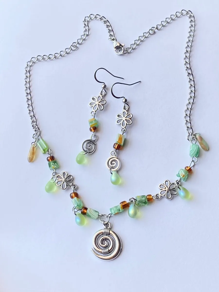 Handmade quality glass beads & flower fairy boho cottage whimsical dangle earrings & necklace set💐🍃