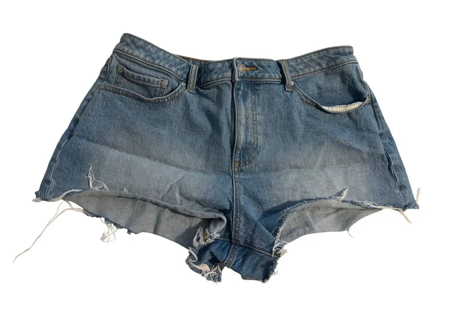 PINK Victoria's Secret Denim Shorts High Waisted Medium Wash Frayed Hem Size 14