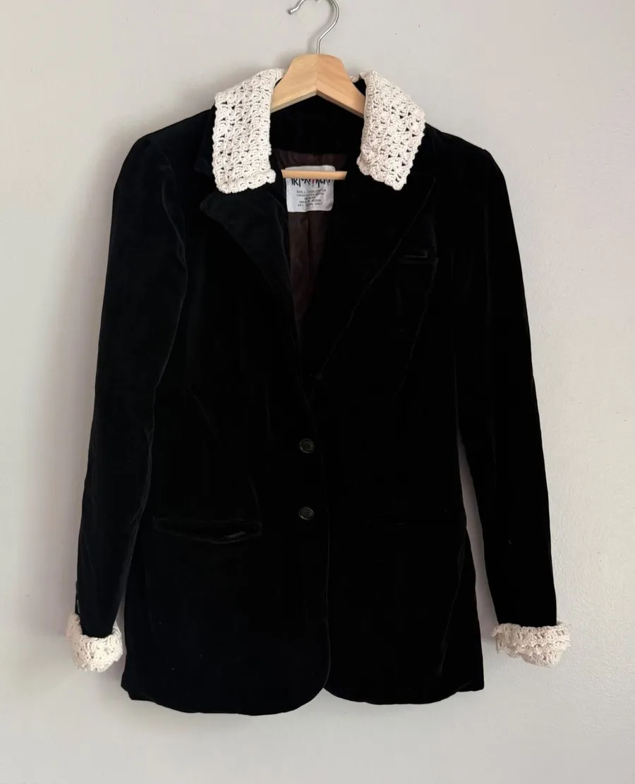 Vintage Tricki Vicki Black Cotton Velvet Blazer Crochet Lace Collar Cuffs Korea