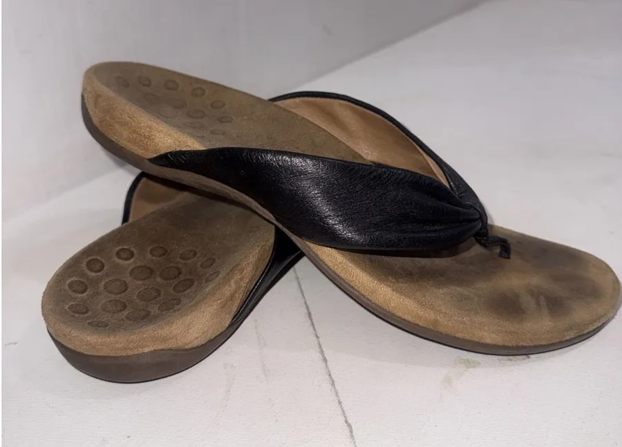 Vionic Britney Black Leather Comfort Orthotic Flip Flop Sueded Sandals Size 9