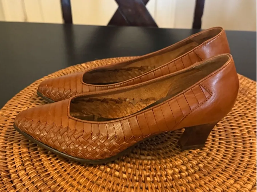 Mootsies Tootsies Vintage Woven Leather Pumps Brown Pointed Toe Low Heel 7M