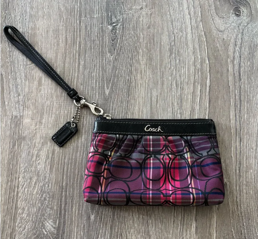Vintage Y2k Coach Poppy Signature Plaid Tartan Pleated Wristlet Wallet