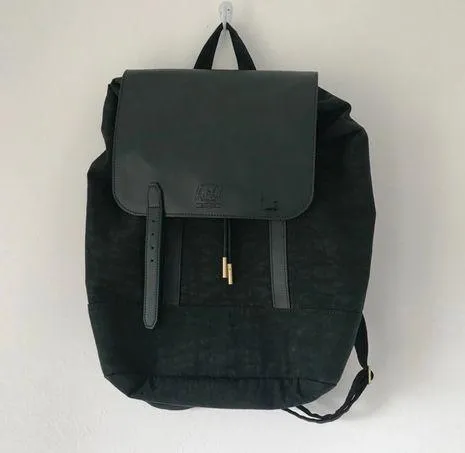 The Herschel backpack bag forest green
