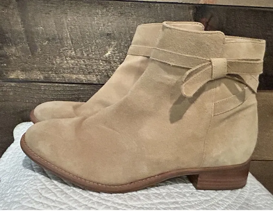 Talbots Tish Tan Suede Ankle Boots with Wrapped Bow Tie Detail Size 9M