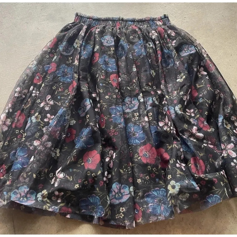 Disney Snow White Black floral Tulle Skirt by Lauren Conrad Women’s Size M