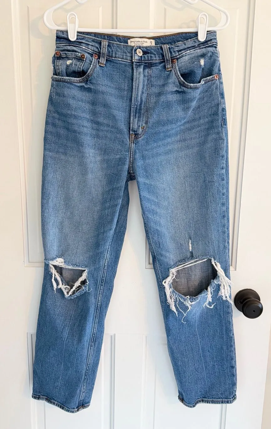 Abercrombie Ultra High Rise Ankle Straight Distressed Jeans 29/8R Light Wash