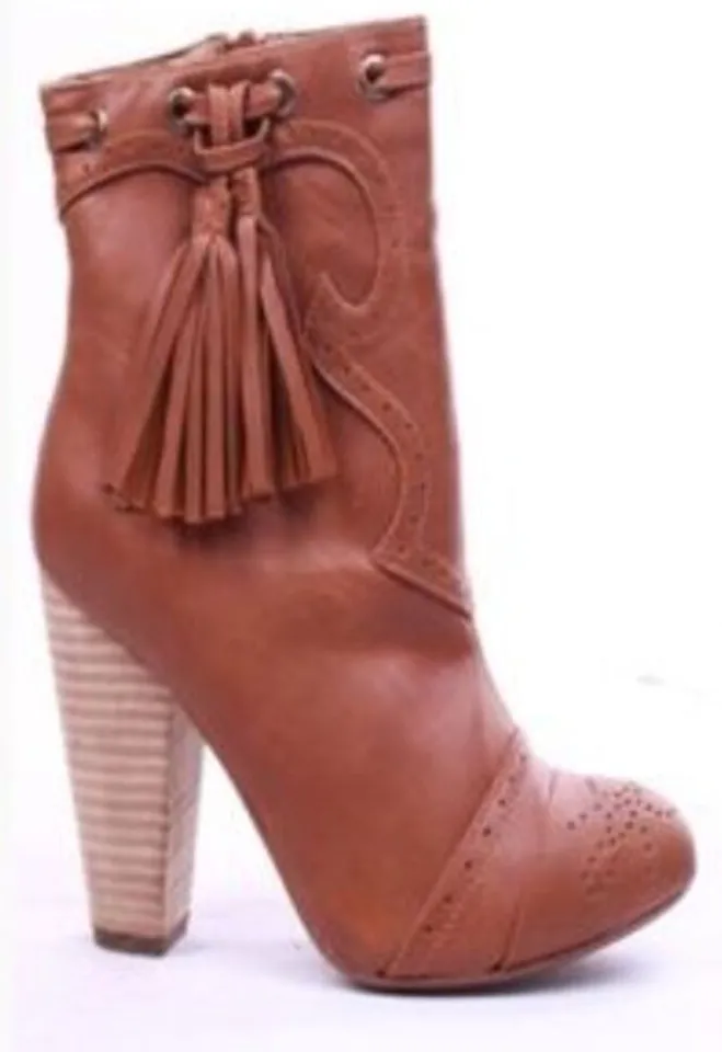 Women's tan faux leather tassel heel boots 8 or 9 Size undefined