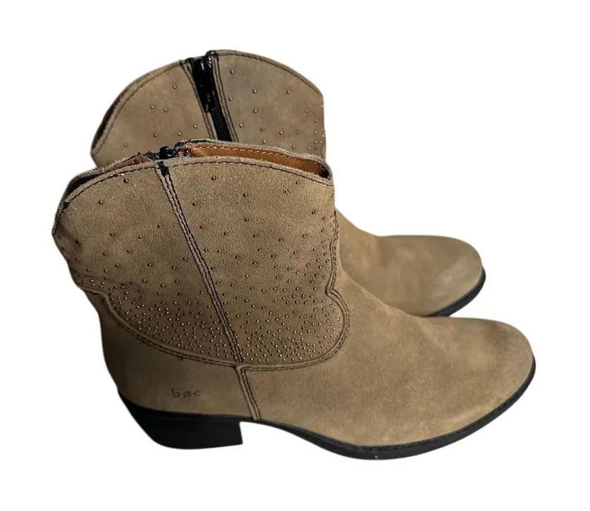 b.o.c. Born Concepts Taupe Suede Ankle Boots Western Perforated Detail Booties Tan Size 9
