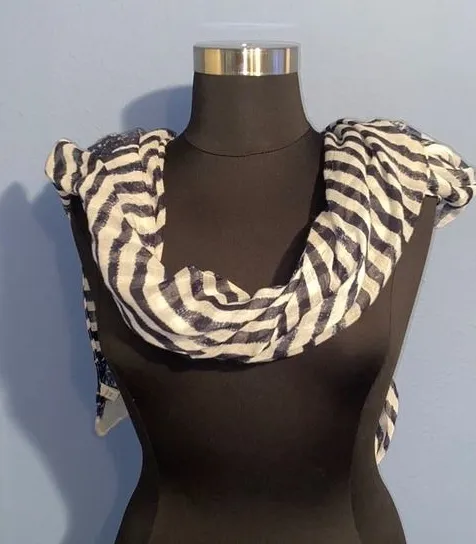 Unbranded Women Chic Chevron Stripe Infinity Scarf Lightweight Fashion Accessory White
