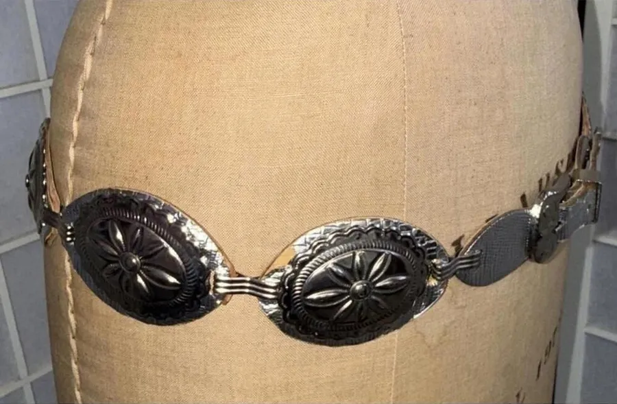 Vintage Y2K Silver Tone Stamped Metal Boho Western Rodeo Concho Style Belt