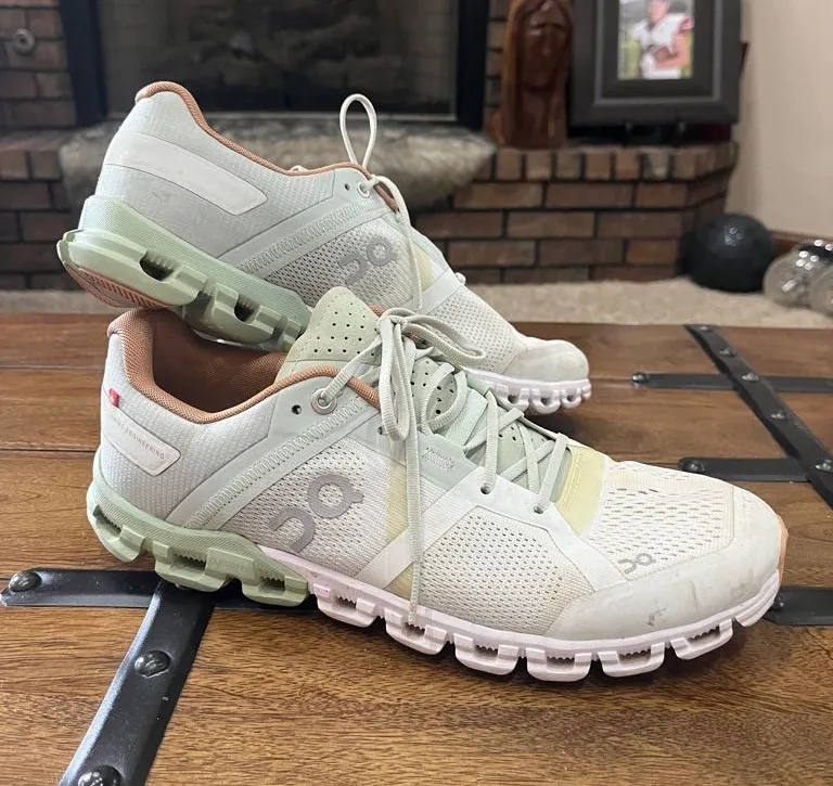 On Running Women's Pastel Mint and orange Cloud Sneakers White Size 9.5