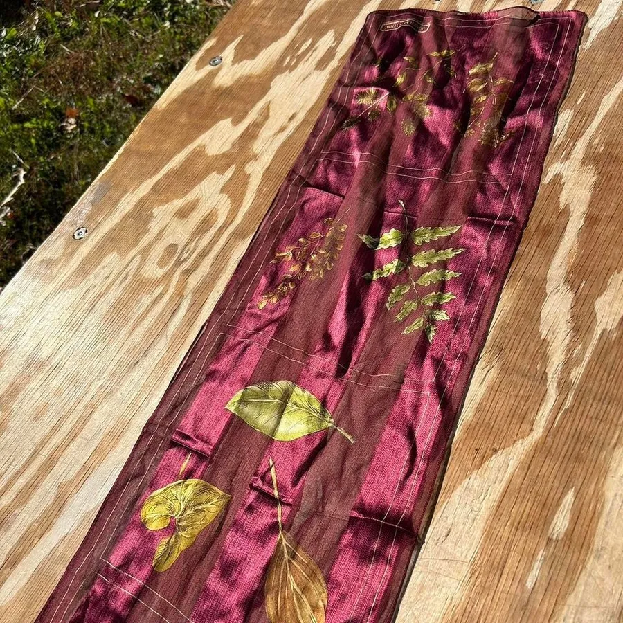 Vintage jones New York scarf Leaves fall