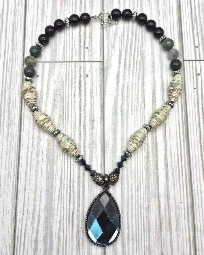 Artisan Black Green Bead & Faux Paper Bead Collar Teardrop Pendant Necklace 16"