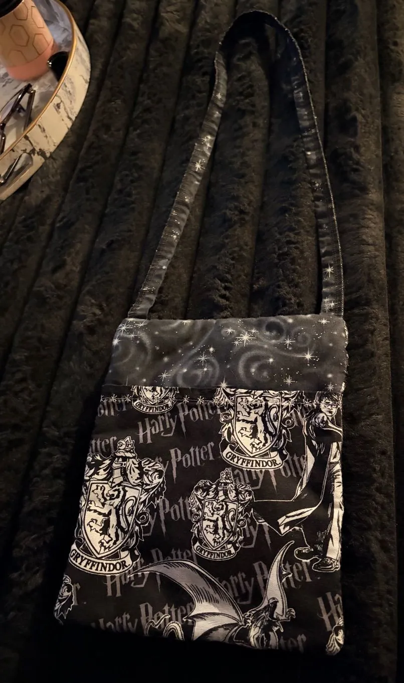 Handmade Gryffindor Crest Black Messenger Crossbody Bag