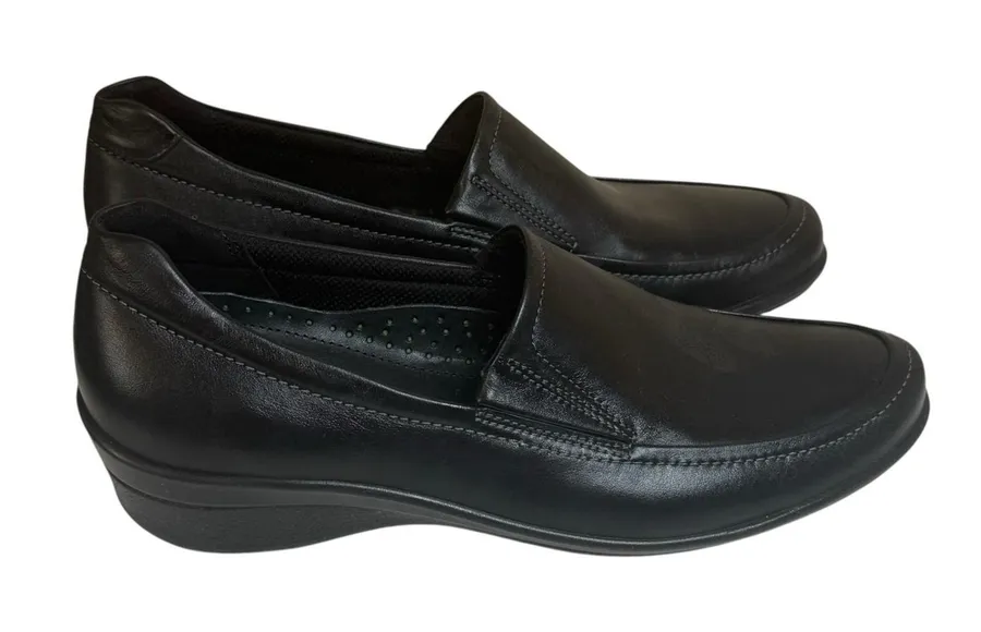 Ecco Corse Black Leather Block Heel Loafers Womens Size 9 - 9.5 US / 40 EU