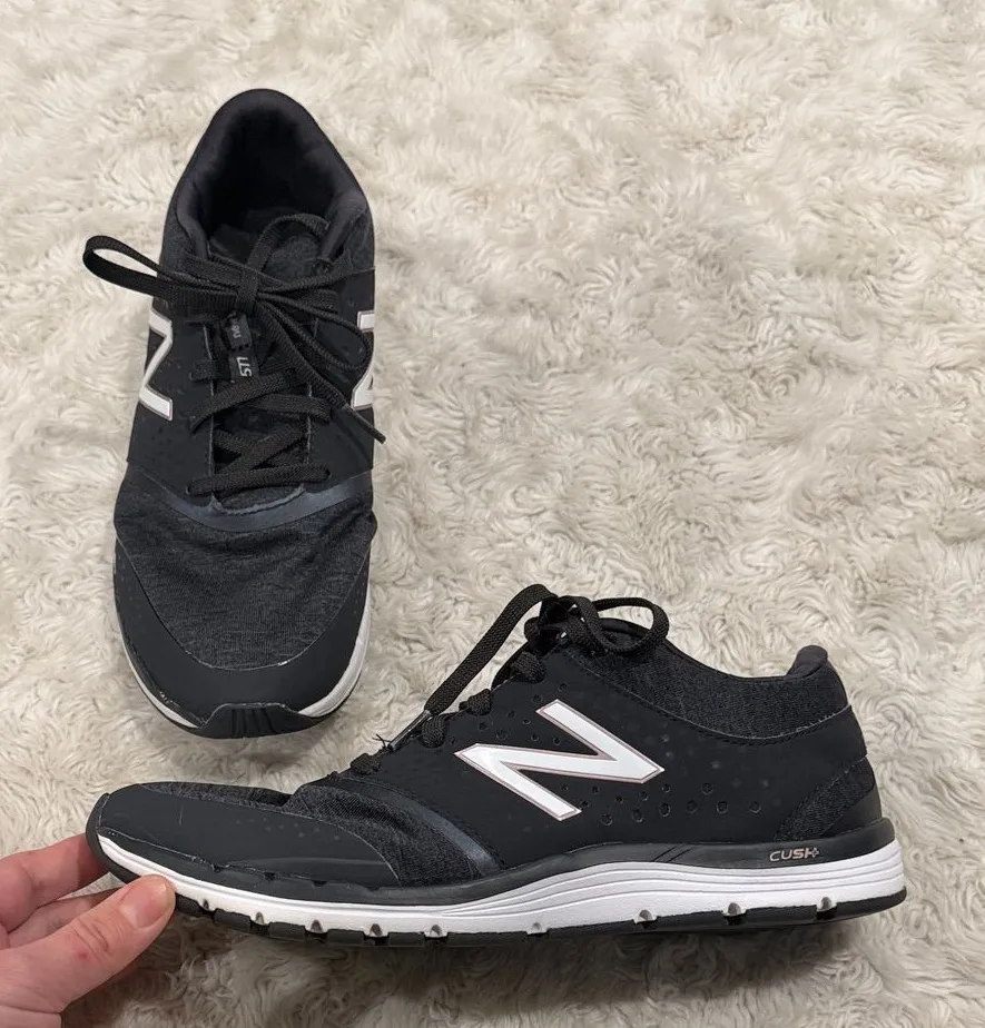 New Balance 577 v5 Cush+ women's black with white athletic shoes Size 9