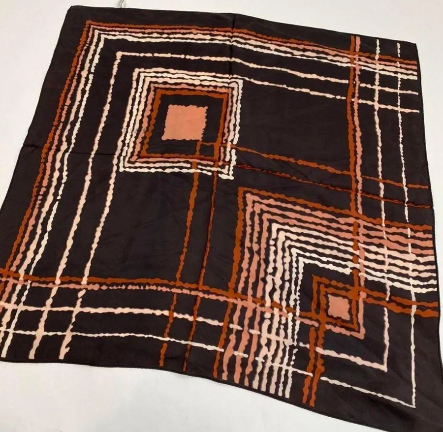 Retro Pattern Scarf Brown