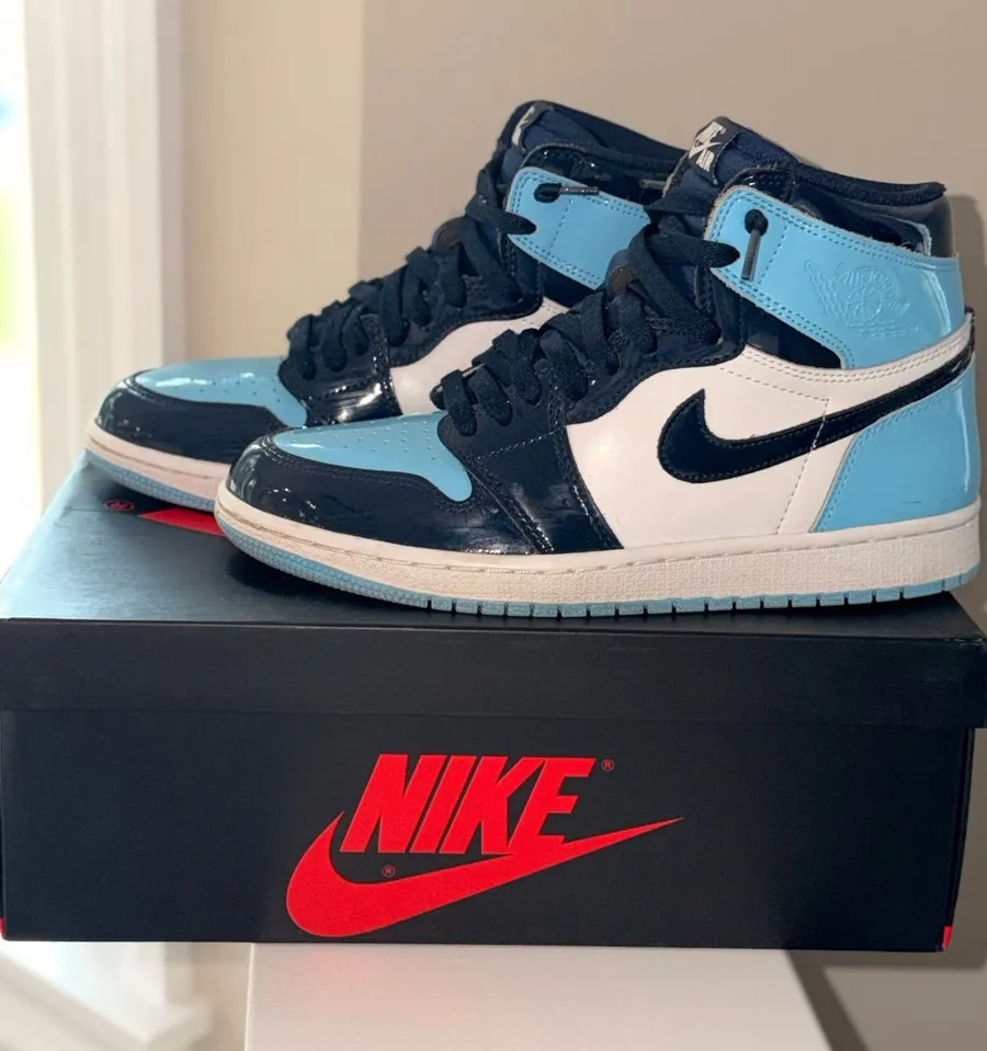 Nike Air Jordan 1 High OG UNC Patent Women’s 8.5 w/ Box