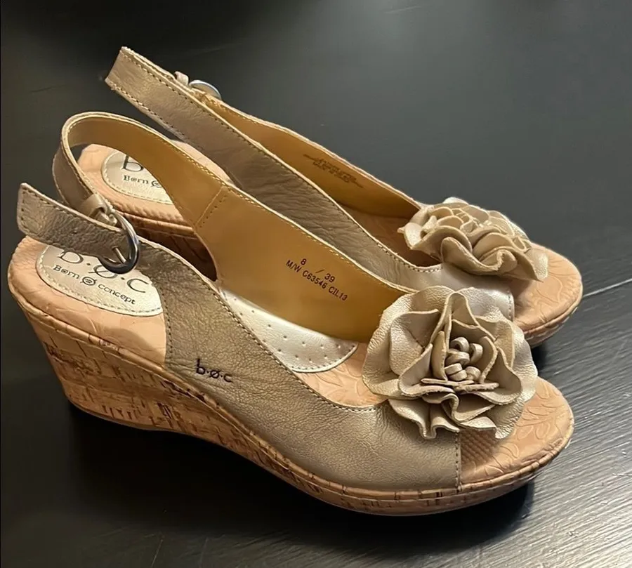 b.o.c. Born Concept Womens Beige Floral Rosette Cork Wedge Sandals C63546 Size 8