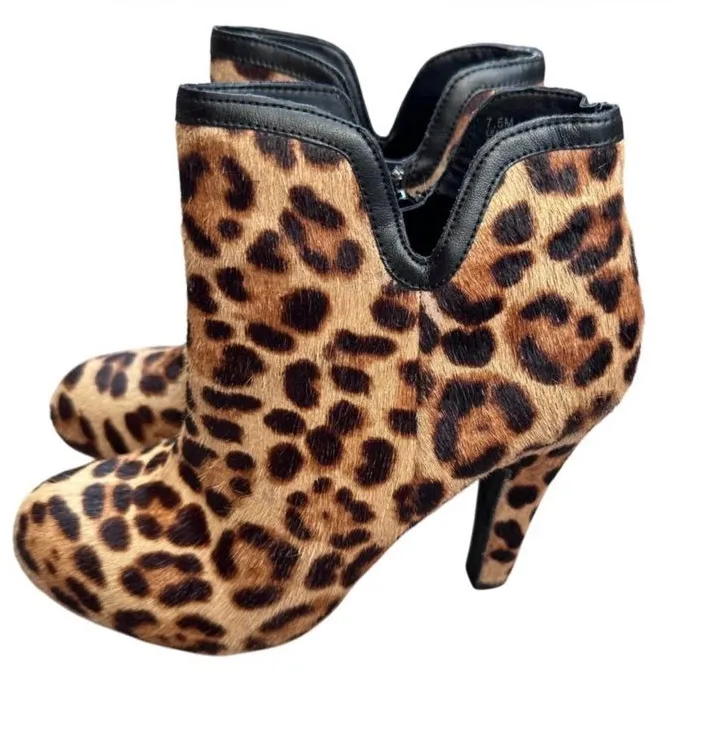 Leopard Print Pony Hair Leather Trim Heel Booties 7.5M Gianni Bini