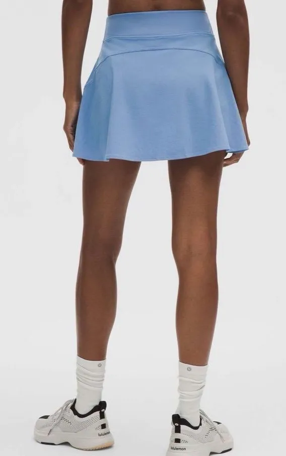 Lululemon Lightweight High-Rise Tennis Skirt
Pool Party