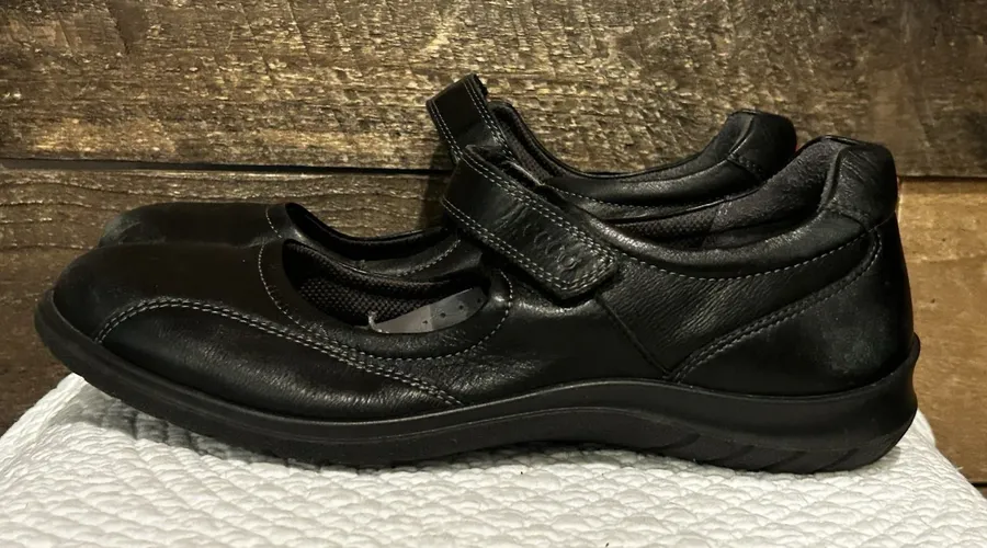 ECCO Black Leather Comfort Mary Jane Flats 8-8.5/39